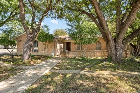 5812 Lance Ct, Haltom City, TX 76148
