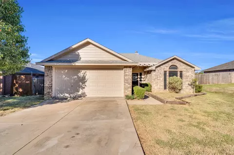 203 Cheyenne Trl, Alvarado, TX 76009