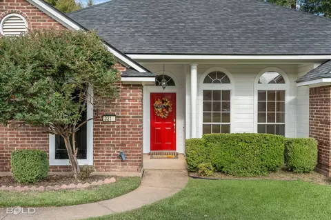 321 Blue Fox Cir, Haughton, LA 71037
