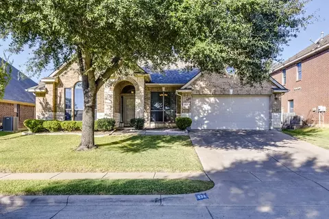 834 Greenwood Dr, Burleson, TX 76028