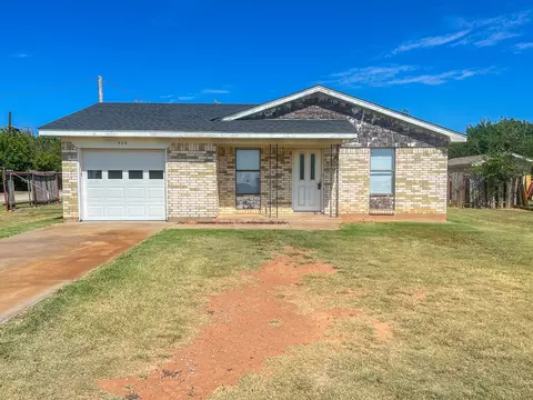 400 S Poplar St, Archer City, TX 76351
