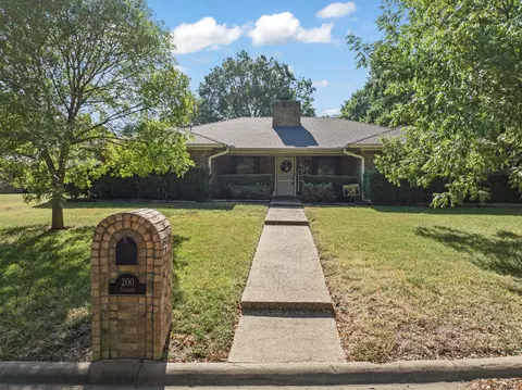 200 Garland Dr, Hillsboro, TX 76645