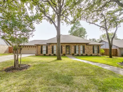 2917 Brookshire Dr, Grapevine, TX 76051