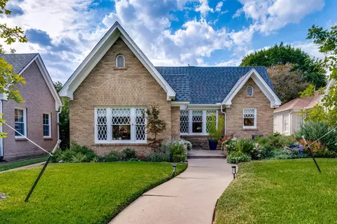 2224 Tremont Ave, Fort Worth, TX 76107