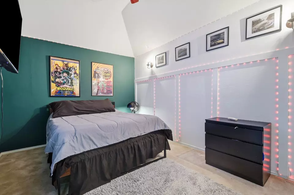 Bedroom - 107 Watering Hole, Newark, TX 76071 photo 4 of 4