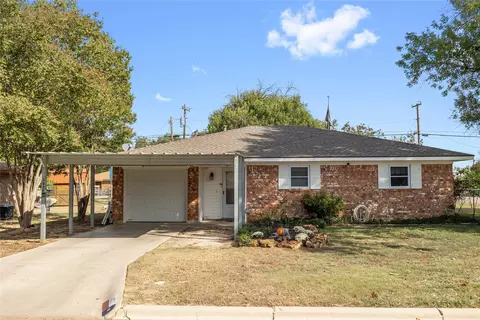 3820 Country Side Dr, Brownwood, TX 76801