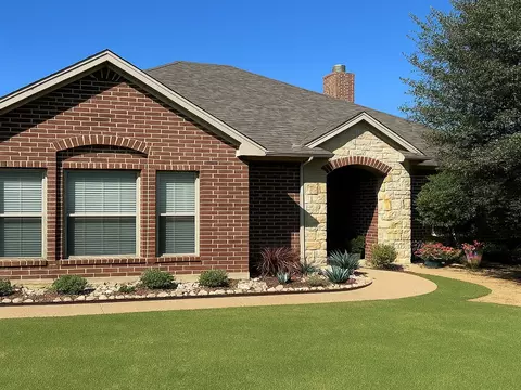2008 Carlisle Dr, Crowley, TX 76036