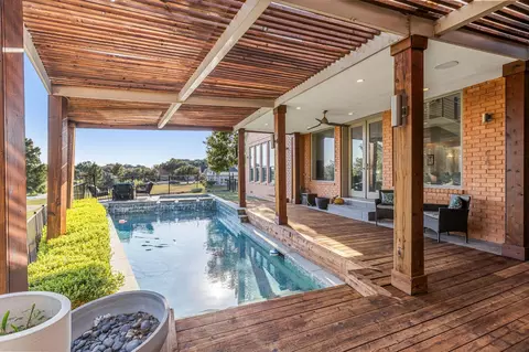 7702 Lakecrest Cir, Irving, TX 75063