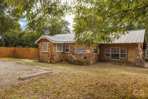 609 N 4th St W, Clyde, TX 79510