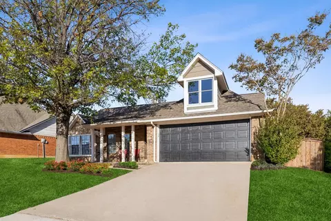 3506 Meadowview Dr, Corinth, TX 76210