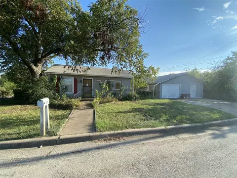 203 12th St, Mineral Wells, TX 76067