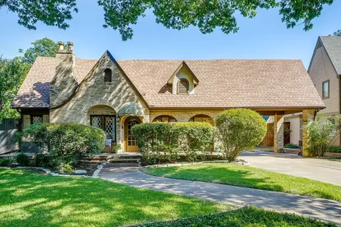 2001 Warner Rd, Fort Worth, TX 76110