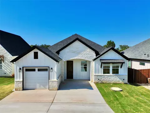 5608 San Jacinto Dr, Granbury, TX 76048