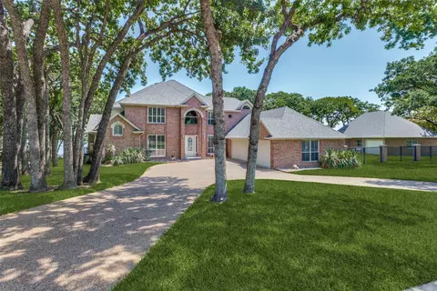 452 Windjammer Ln, Azle, TX 76020