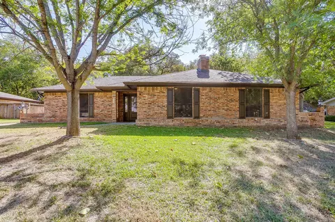 313 Hidden Valley Dr, Aledo, TX 76008