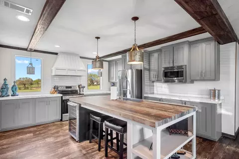 206 Scarlett Rd, Weatherford, TX 76087