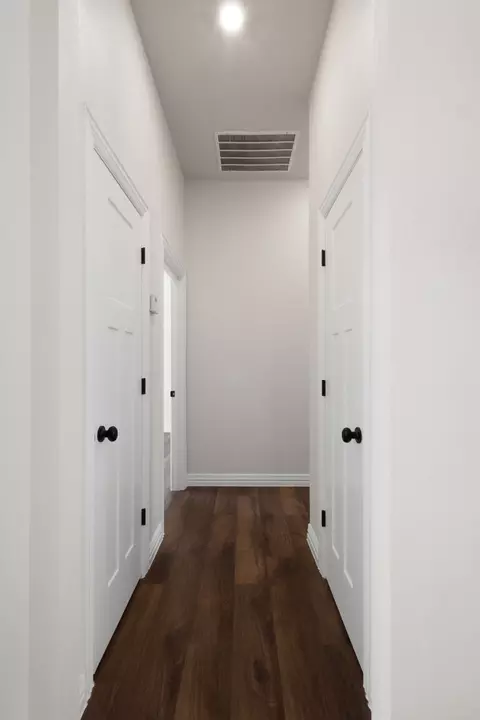 Entry Way - 109 Post Oak Cv, Sunset, TX 76270 photo 1 of 3