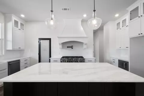 Kitchen - 109 Post Oak Cv, Sunset, TX 76270 photo 1 of 6