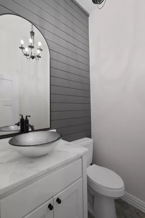 Bath - 109 Post Oak Cv, Sunset, TX 76270 photo 1 of 8