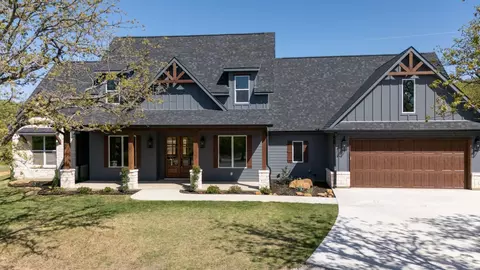 109 Post Oak Cv, Sunset, TX 76270