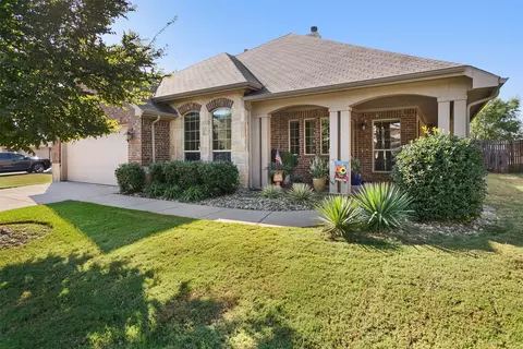 2412 Freeland Ridge Dr, Fort Worth, TX 76177