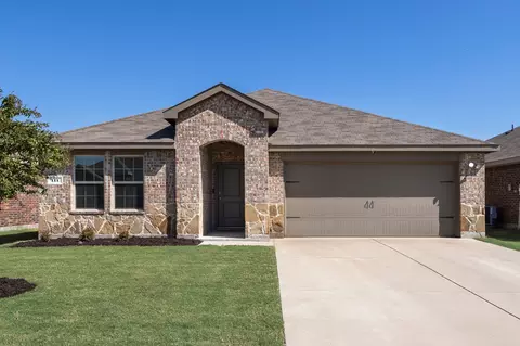 114 Admiral Ln, Caddo Mills, TX 75135