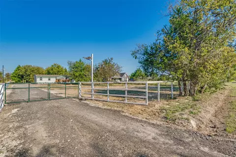 4744 County Road 1040, Rice, TX 75155