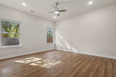 Living - 1011 Maloma Ct, Tool, TX 75143 photo 8 of 8