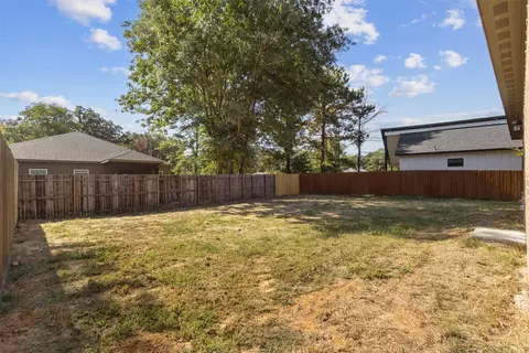 Exterior - 1011 Maloma Ct, Tool, TX 75143 photo 3 of 5