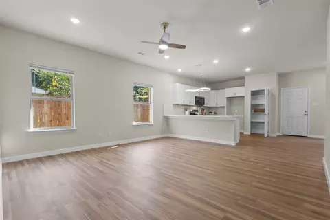 Living - 1011 Maloma Ct, Tool, TX 75143 photo 1 of 8