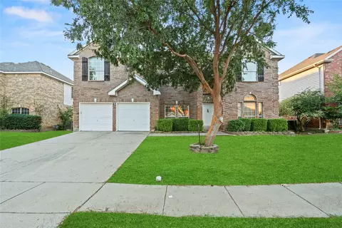 204 Autumnwood Dr, Mansfield, TX 76063