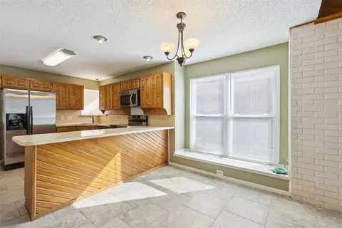 Kitchen - 904 Rusk Dr, Euless, TX 76039 photo 4 of 4