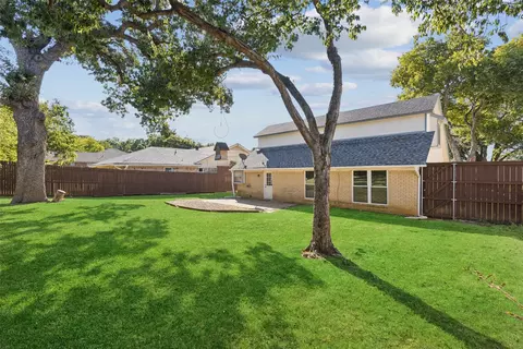 Exterior - 904 Rusk Dr, Euless, TX 76039 photo 3 of 4