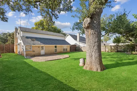 Exterior - 904 Rusk Dr, Euless, TX 76039 photo 4 of 4