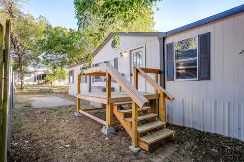 317 6th St, Joshua, TX 76058