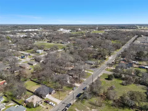 View/Area - 1206 Spring St, Waco, TX 76704 photo 3 of 7