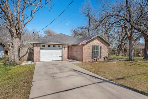 Exterior - 1206 Spring St, Waco, TX 76704 photo 2 of 6