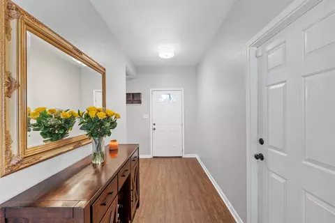 Entry Way - 1206 Spring St, Waco, TX 76704 photo 1 of 2