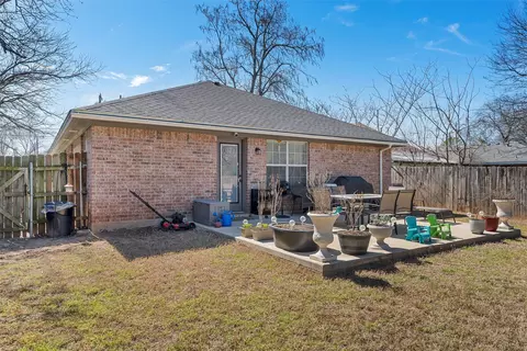 Exterior - 1206 Spring St, Waco, TX 76704 photo 5 of 6