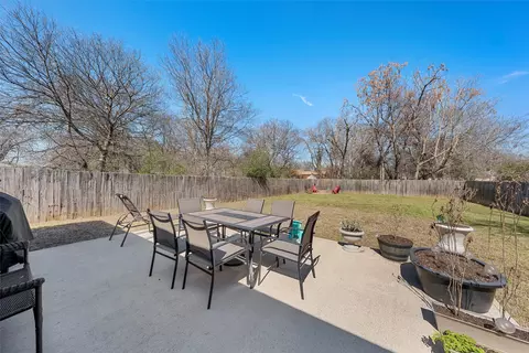 Exterior - 1206 Spring St, Waco, TX 76704 photo 3 of 6