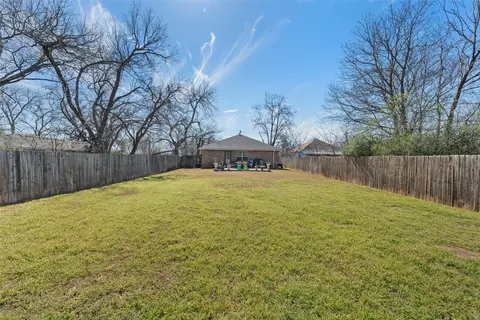 Exterior - 1206 Spring St, Waco, TX 76704 photo 6 of 6