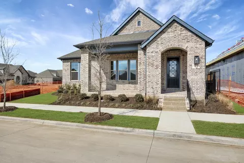 2075 Pine Grove Ln, Arlington, TX 76005