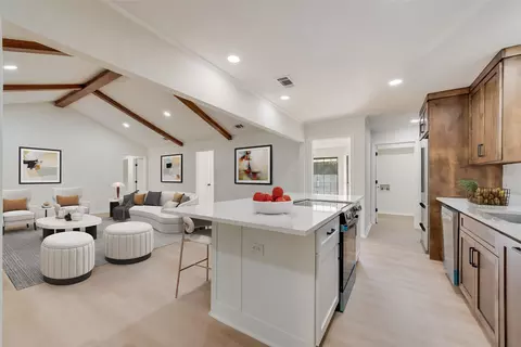 5813 Yacht Club Dr, Rockwall, TX 75032
