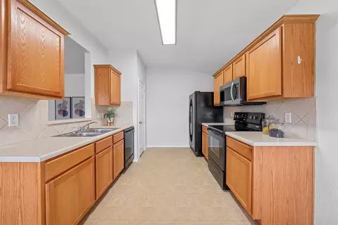 Kitchen - 10120 Salem Way, Waco, TX 76708 photo 1 of 2