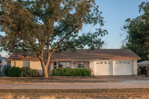 302 N Shore Dr, Brady, TX 76825
