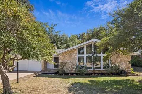 805 Raintree Rd, Fort Worth, TX 76103