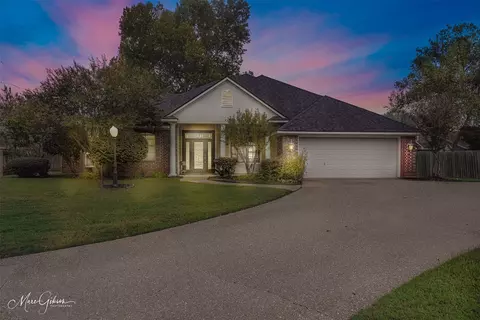 5041 Longstreet Pl, Bossier City, LA 71112
