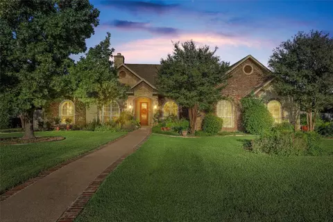 8 Republic Dr, Waco, TX 76708