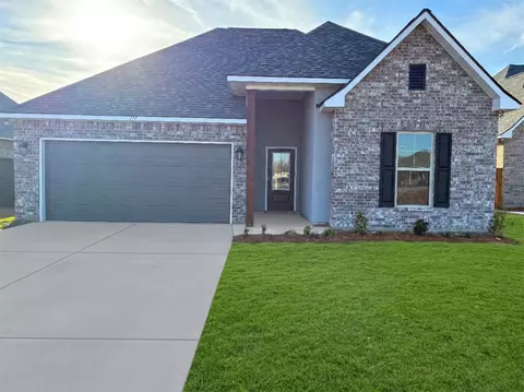 737 Crewe Ln, Bossier City, LA 71111