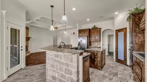 Kitchen - 136 Spring Meadow Dr, Springtown, TX 76082 photo 5 of 7